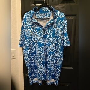 Chubbies Blue and White Pineapple Men's Shirt